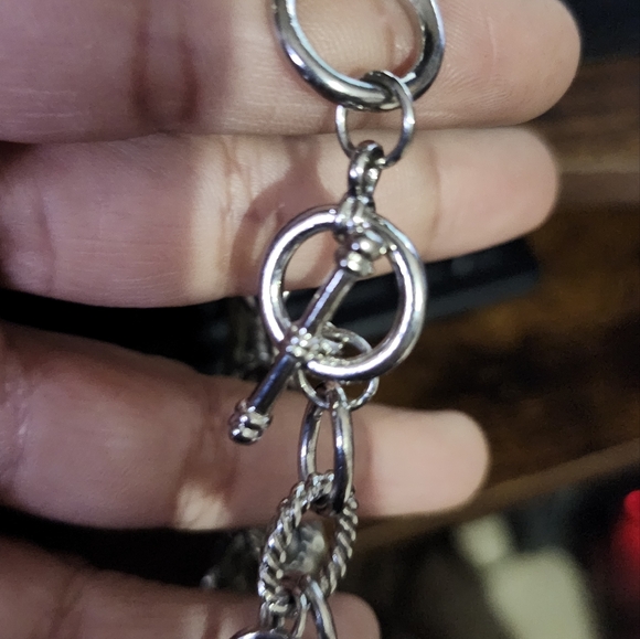 A green and white charm bracelet - Picture 4 of 4